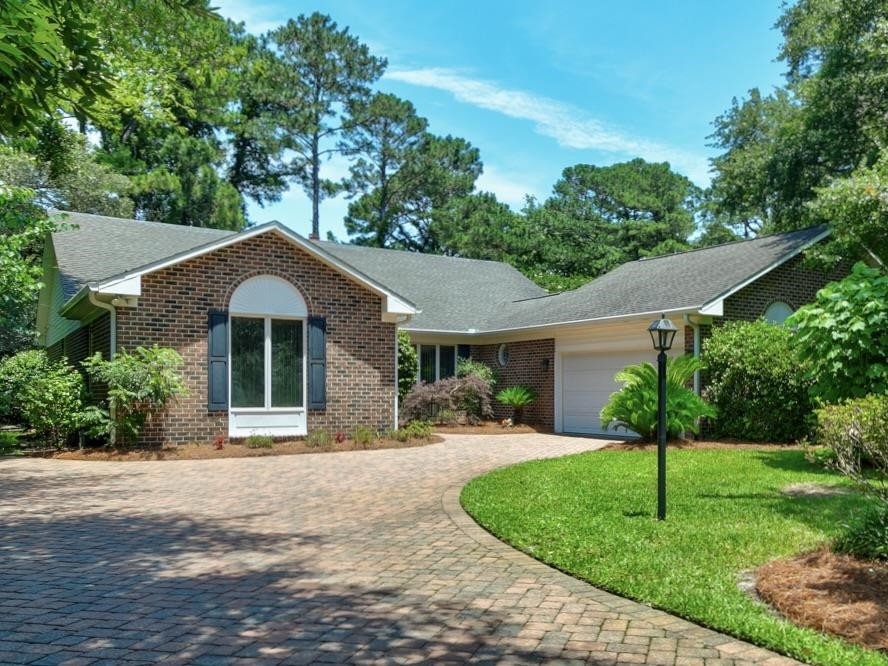 466 Country Club Dr., Pawleys Island
