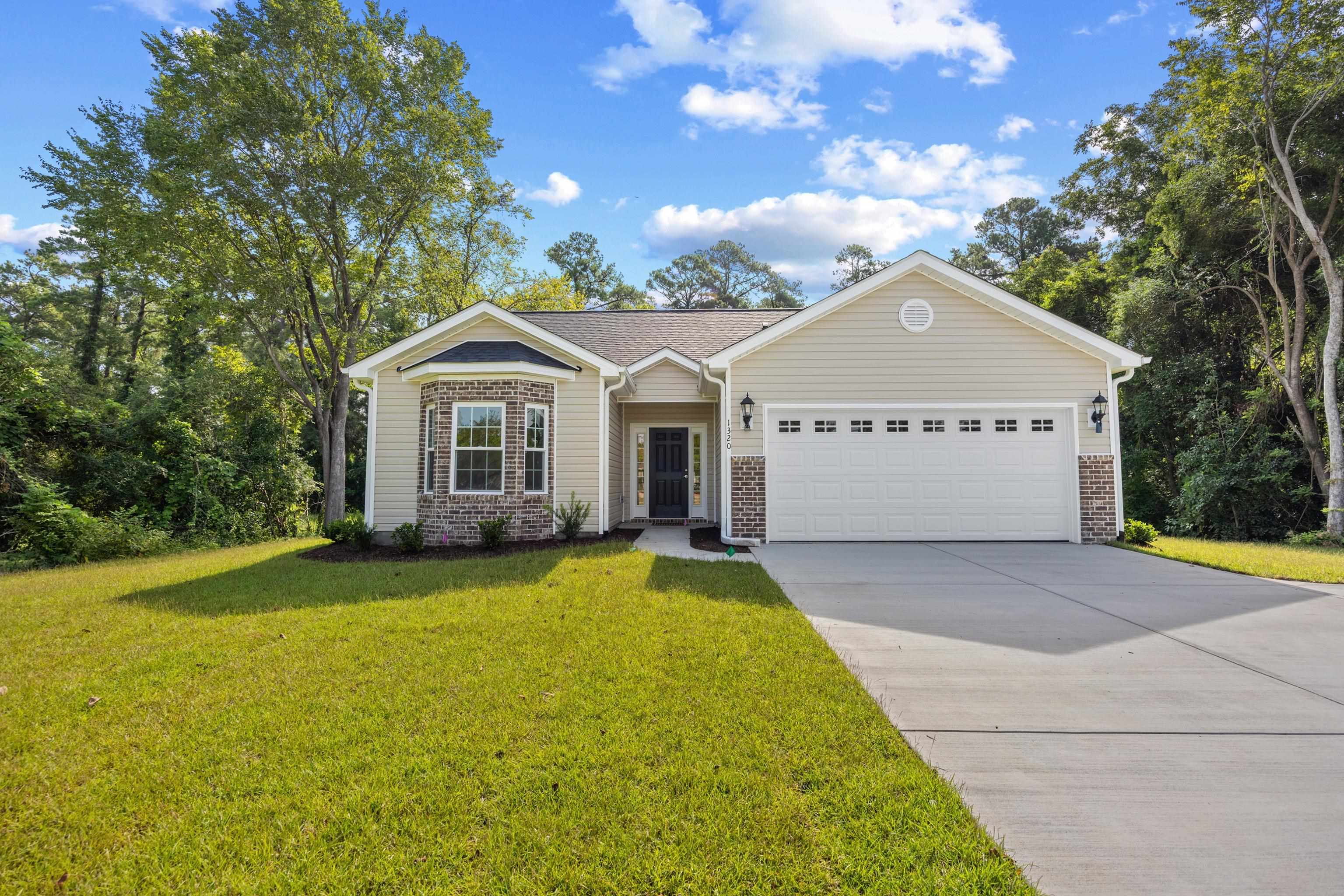 1320 Lakeside Dr., Conway