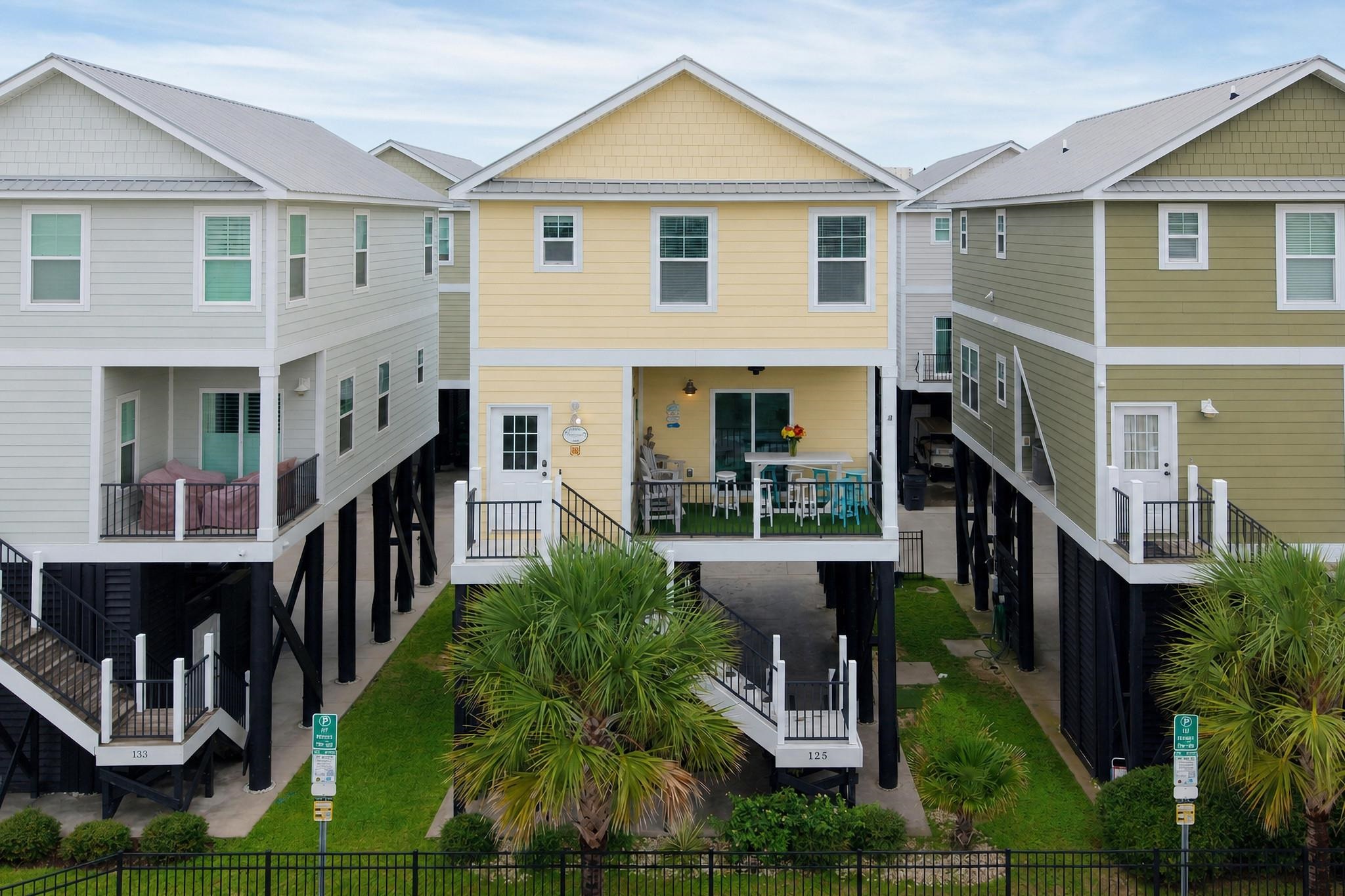 125 Garden City Retreat Dr., Garden City Beach