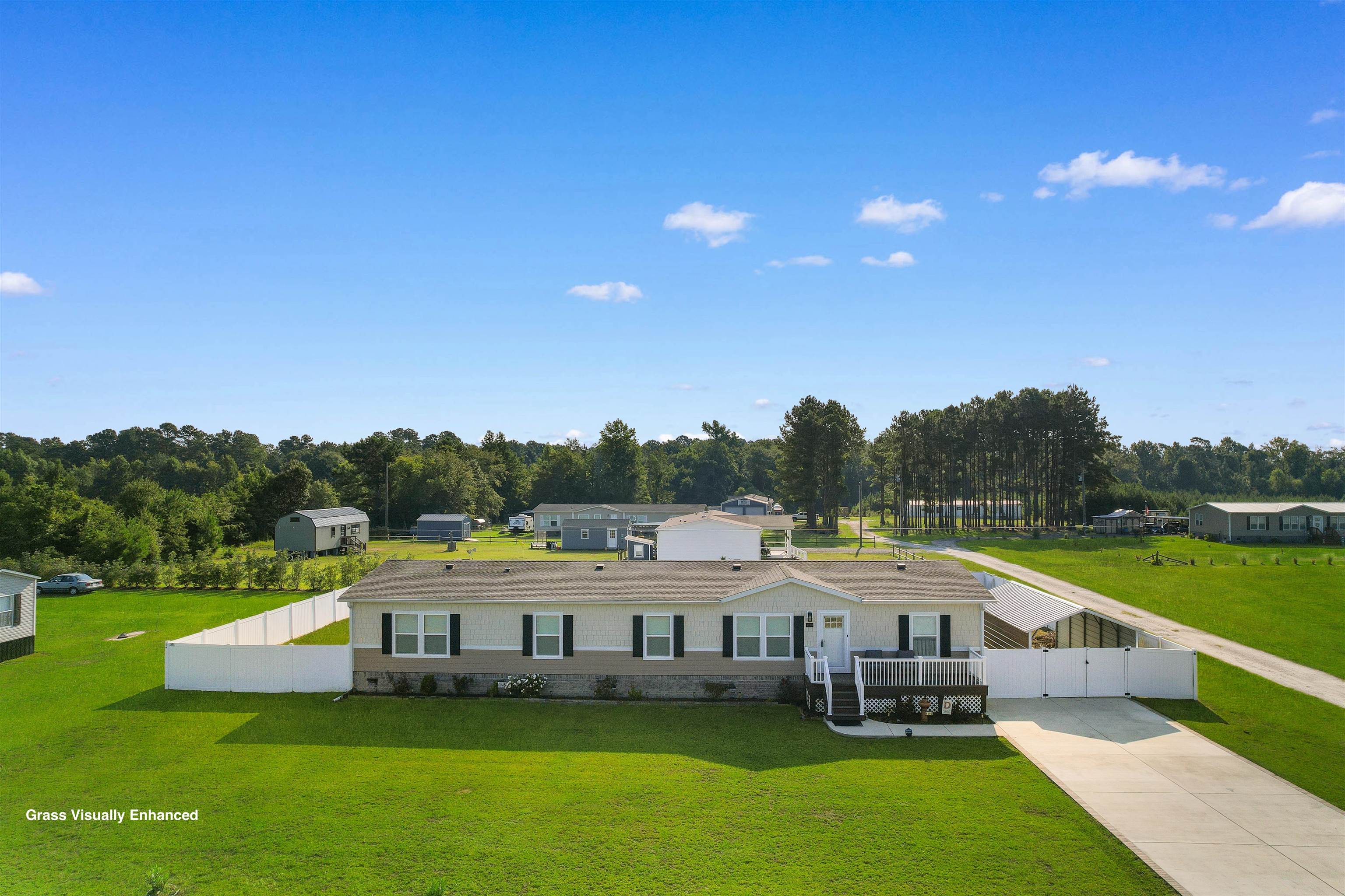 4190 Double Dee Rd., Aynor