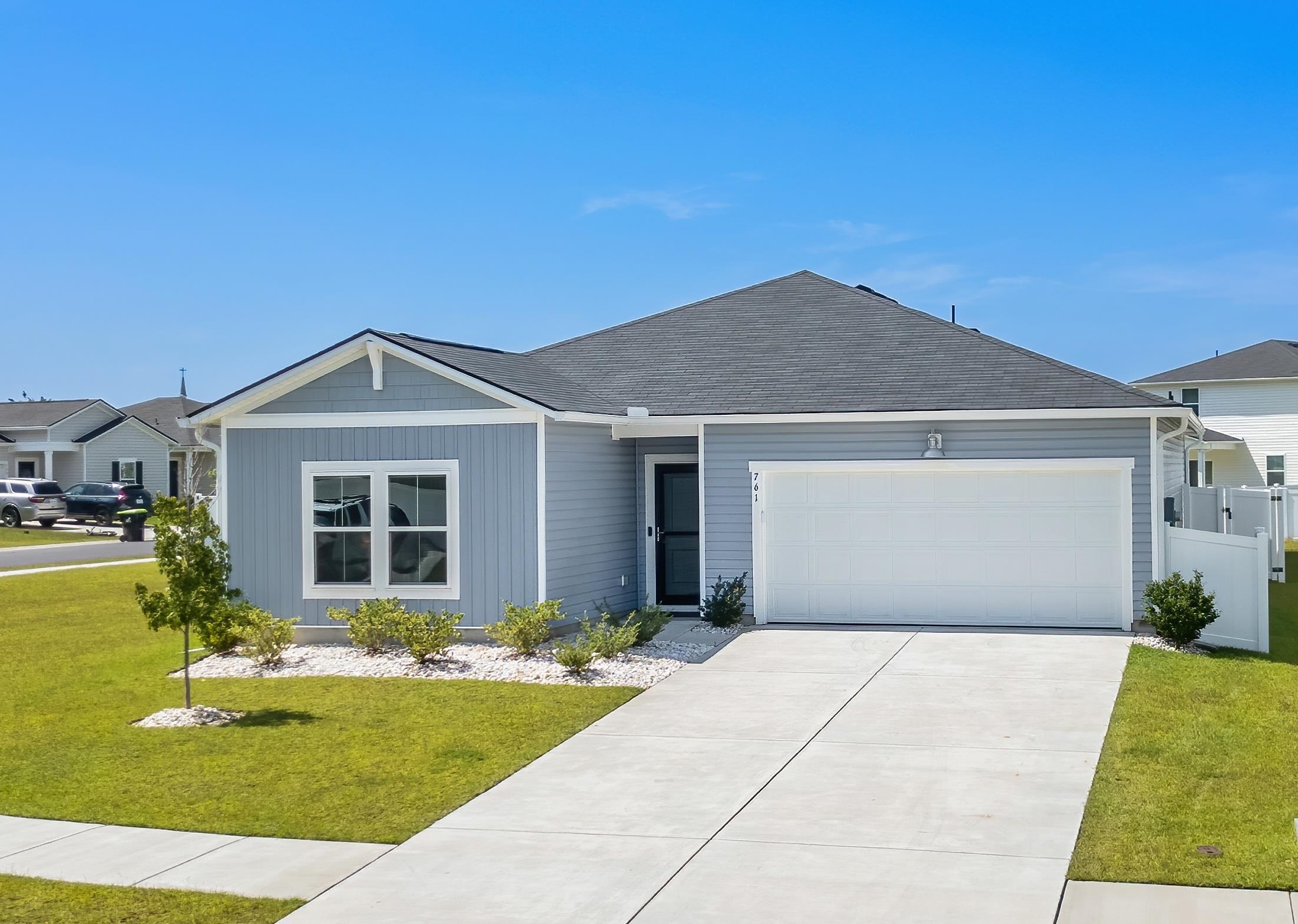 761 El Pepino Loop, Longs