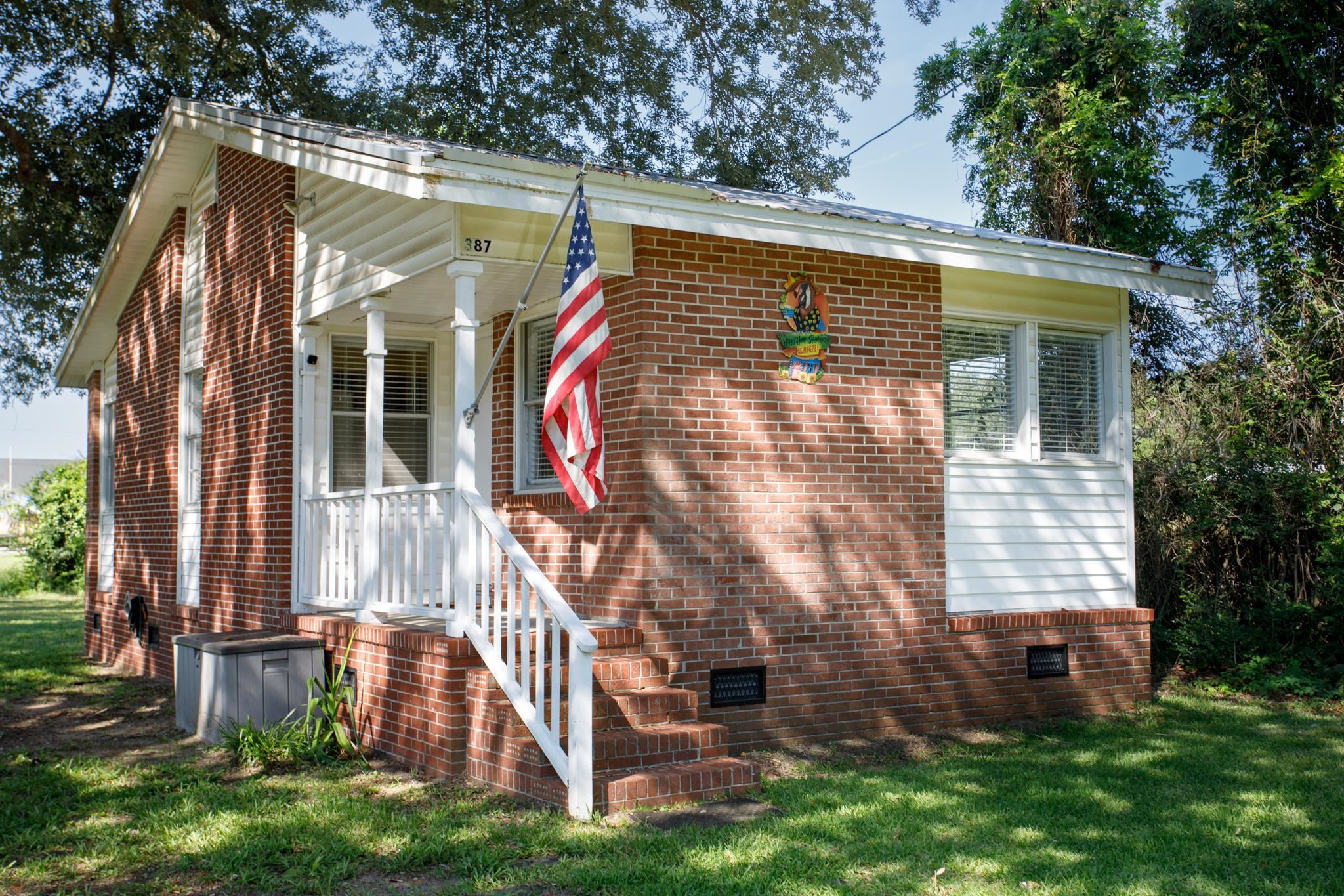 387 Beaty Ave., Murrells Inlet