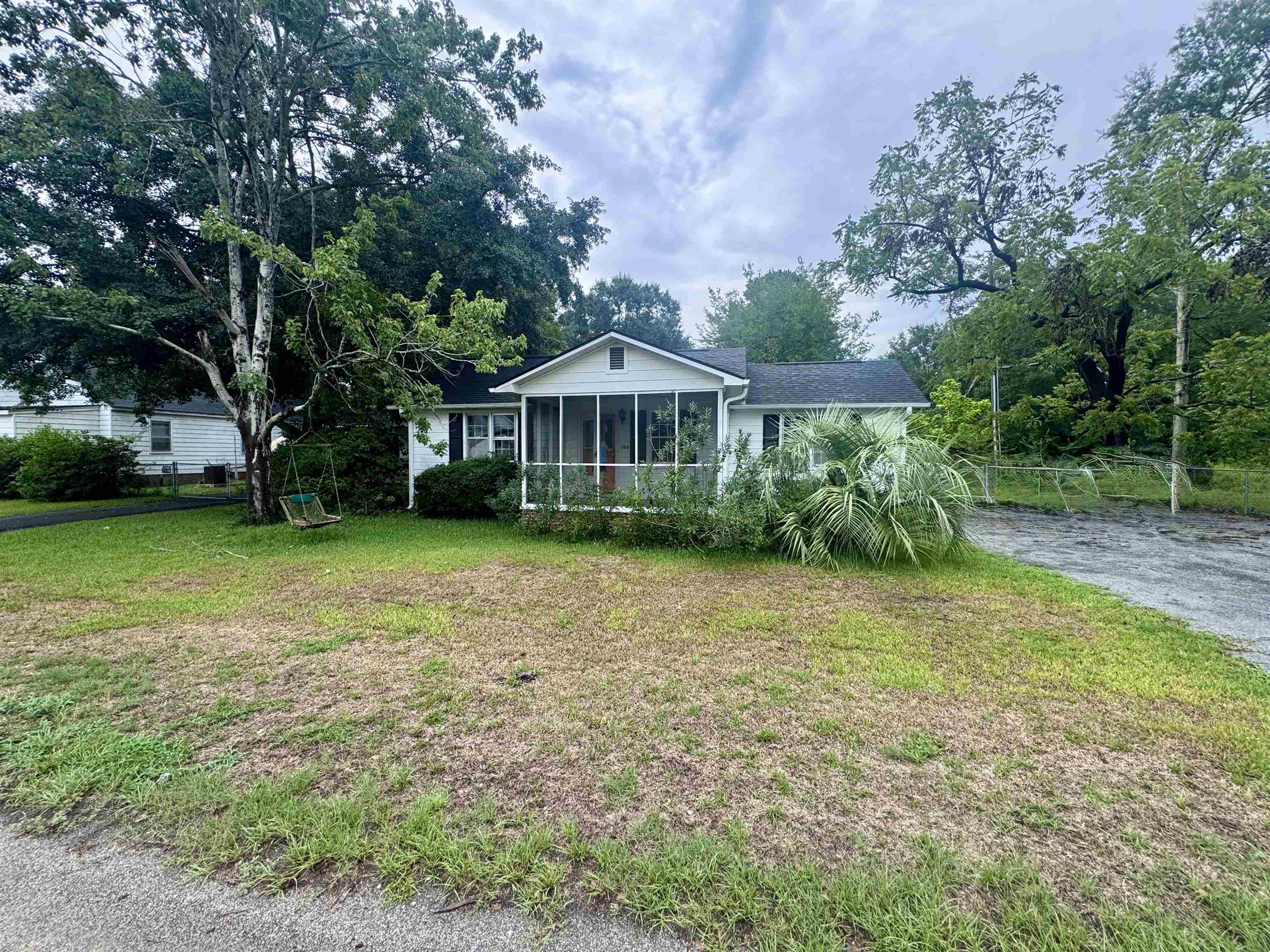 103 E Elmwood St., Andrews