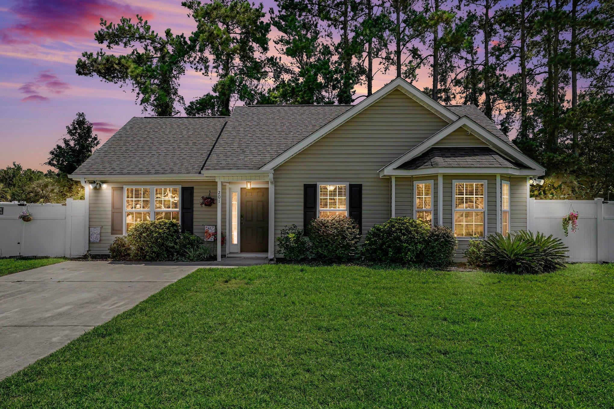 201 Holden Dr., Myrtle Beach